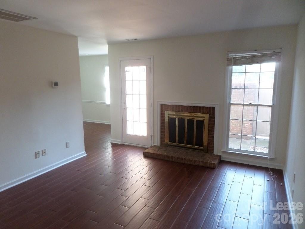 530 N Poplar St #A - Photo 4 of 11