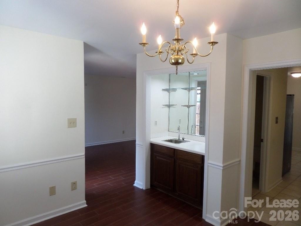530 N Poplar St #A - Photo 5 of 11