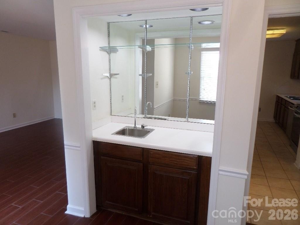 530 N Poplar St #A - Photo 6 of 11