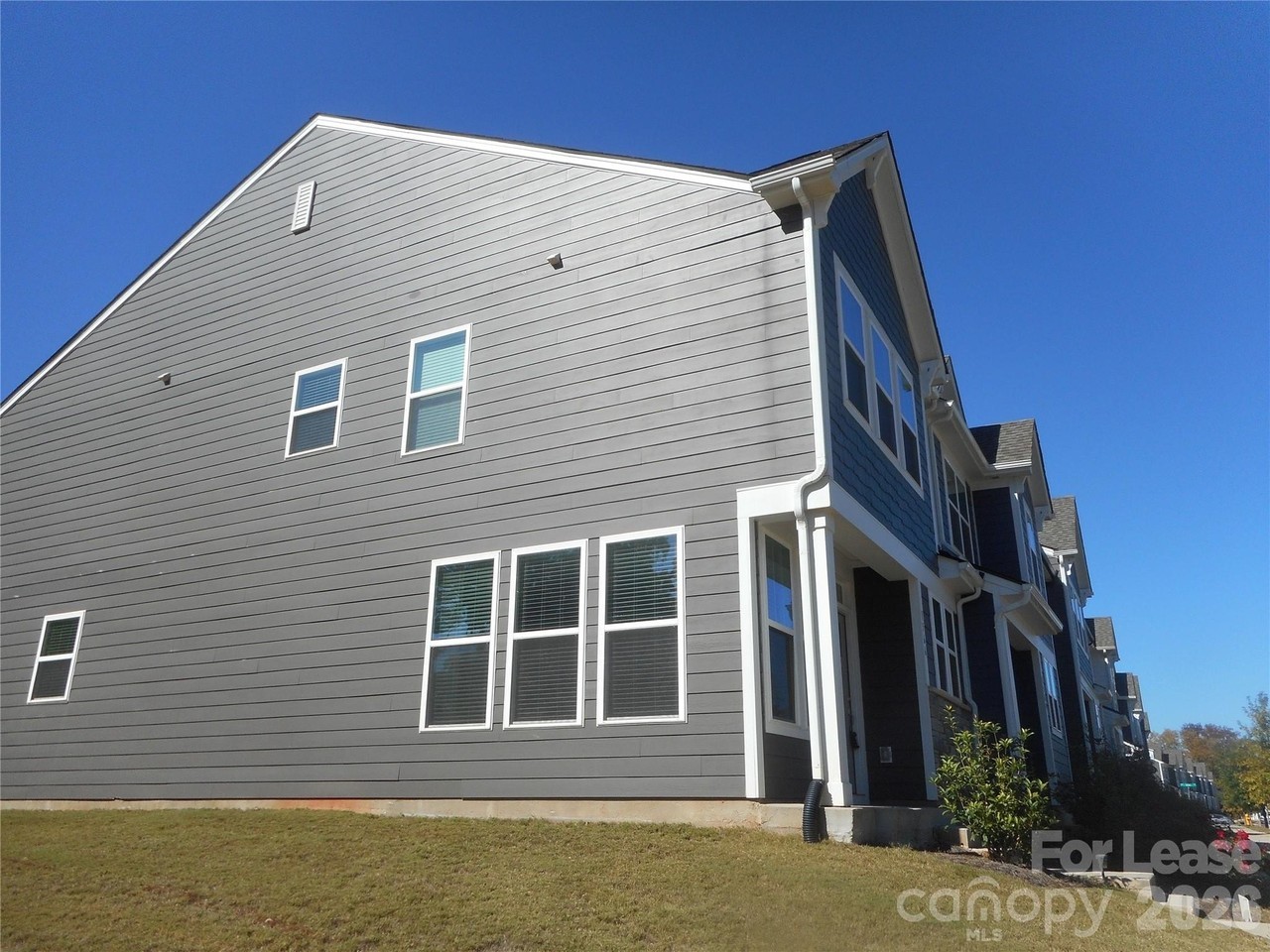 1566 Cedar Tree Dr - Photo 2 of 16