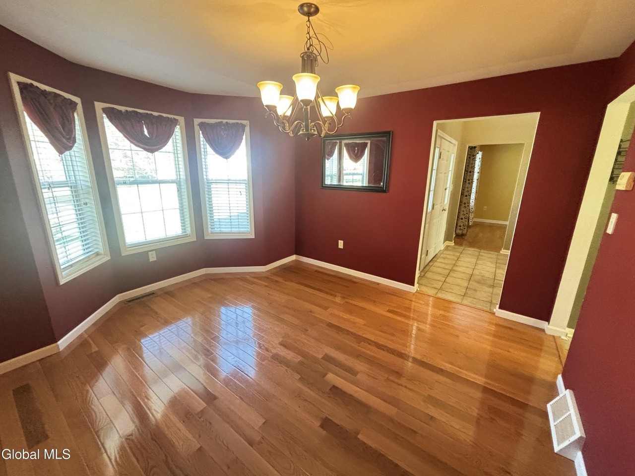 4 Plum Ct - Photo 2 of 34