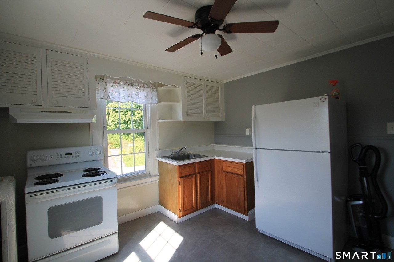 2505 E Main St - Photo 3 of 9