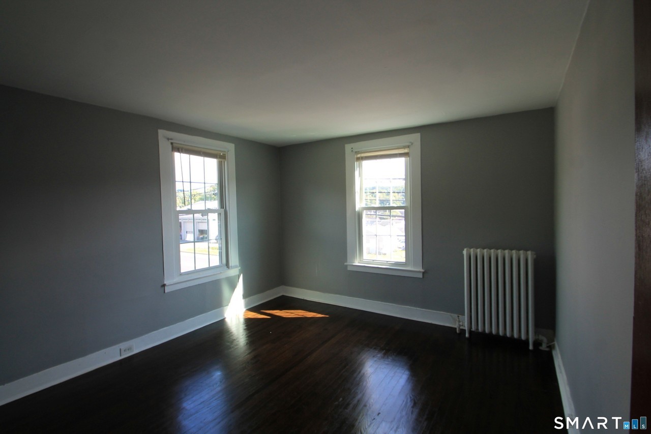 2505 E Main St - Photo 5 of 9