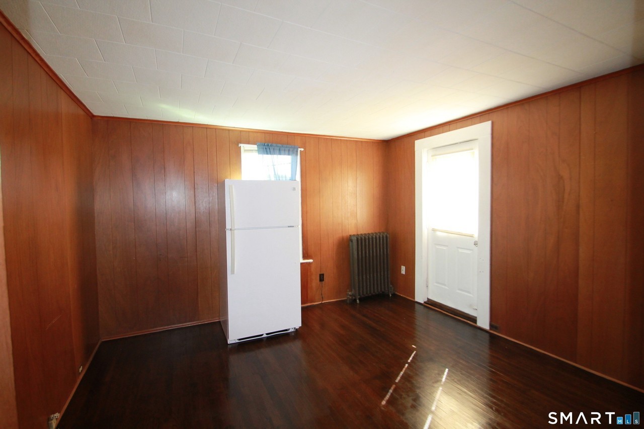 2505 E Main St - Photo 6 of 9