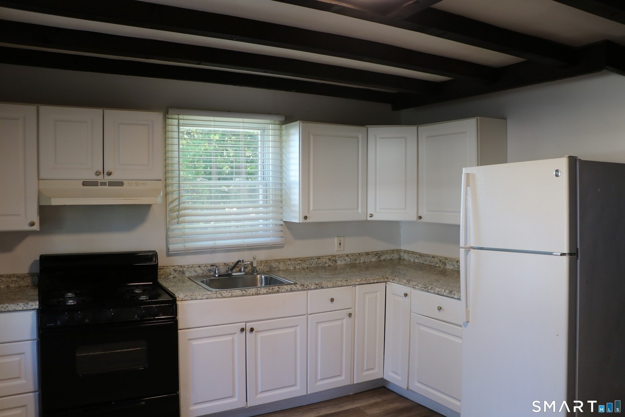 51 Alexander Dr - Photo 2 of 26