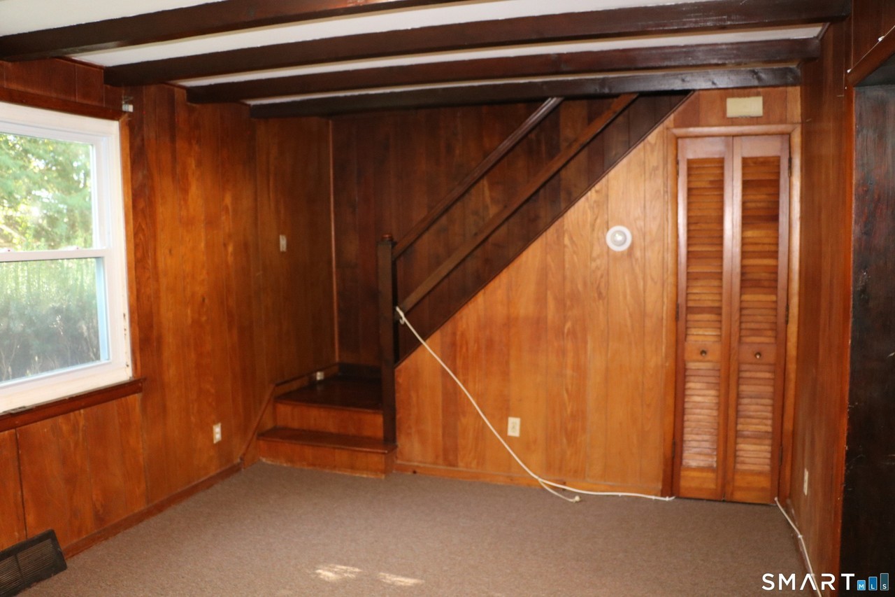 51 Alexander Dr - Photo 6 of 26