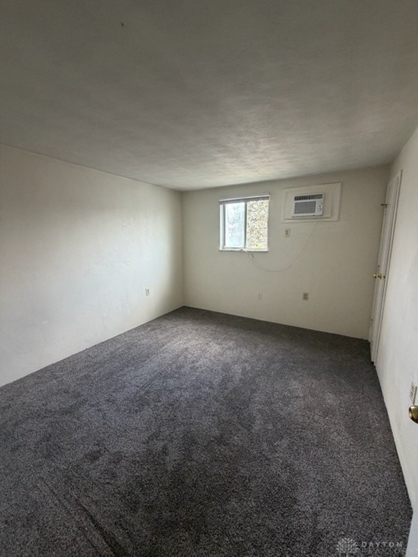 320 Grove St - Photo 7 of 12