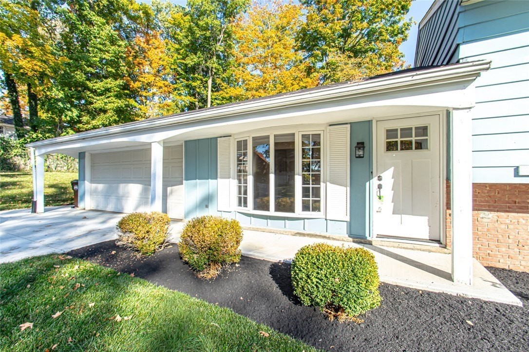 500 Whispering Pines St - Photo 2 of 27