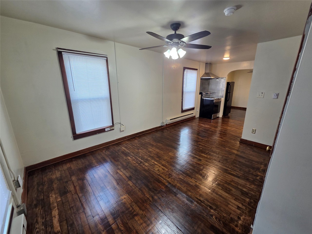 108 Nw Grant St - Photo 2 of 5