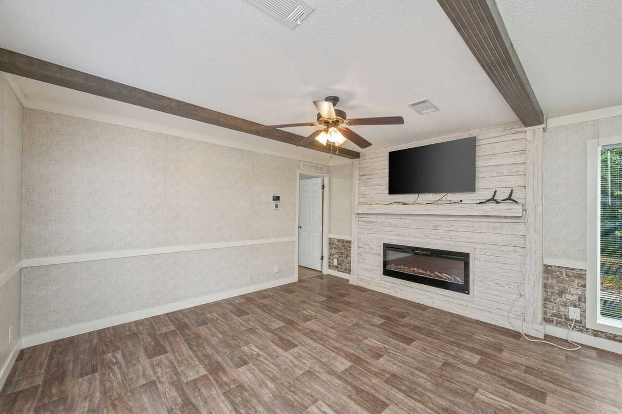 80 W Laurel Ln - Photo 5 of 31