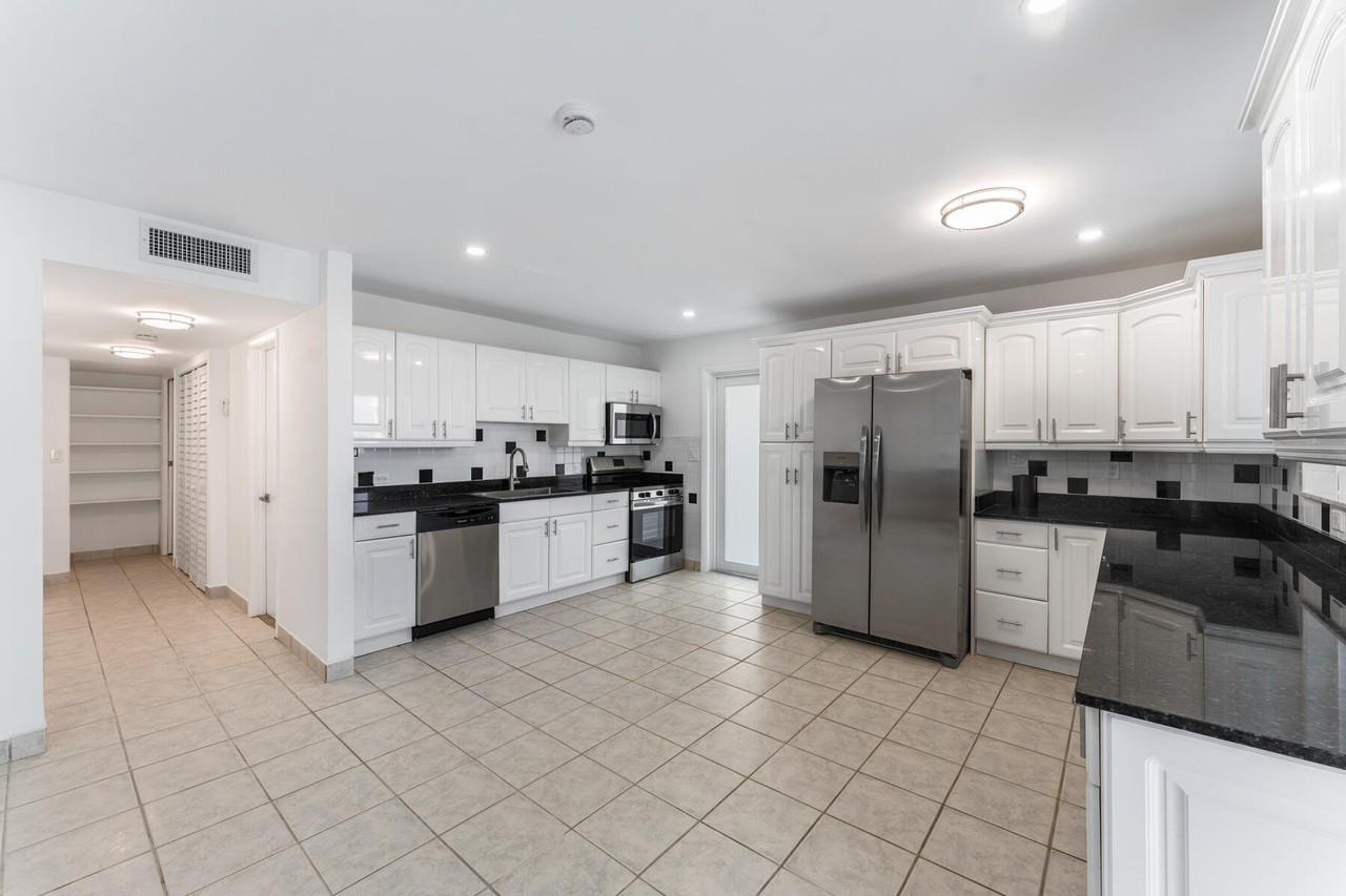 4 Norwood Ave - Photo 4 of 30