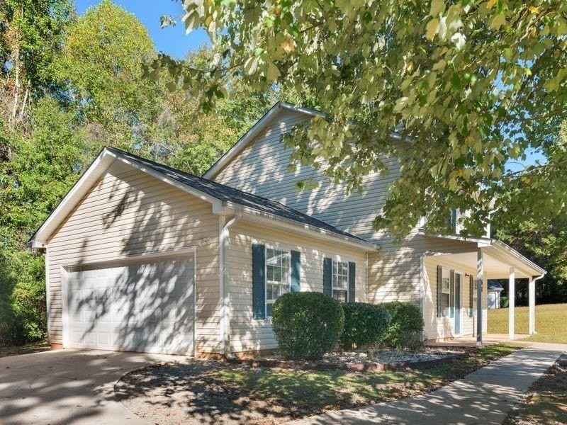 160 Melinda Dr - Photo 3 of 32