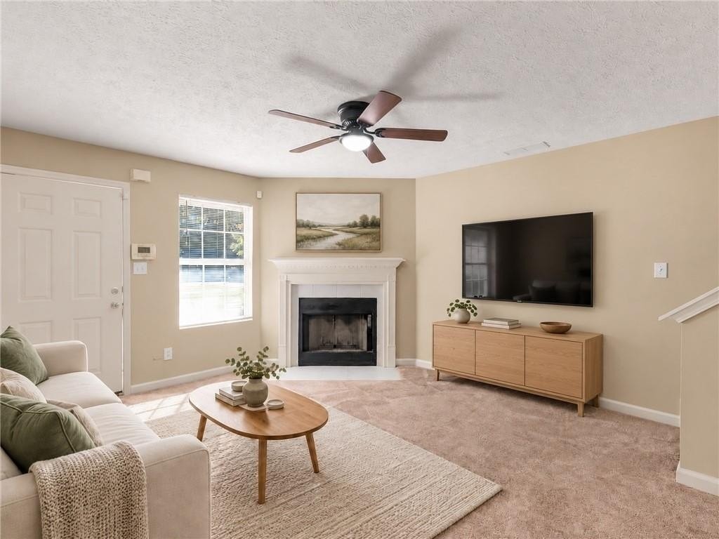 160 Melinda Dr - Photo 4 of 32