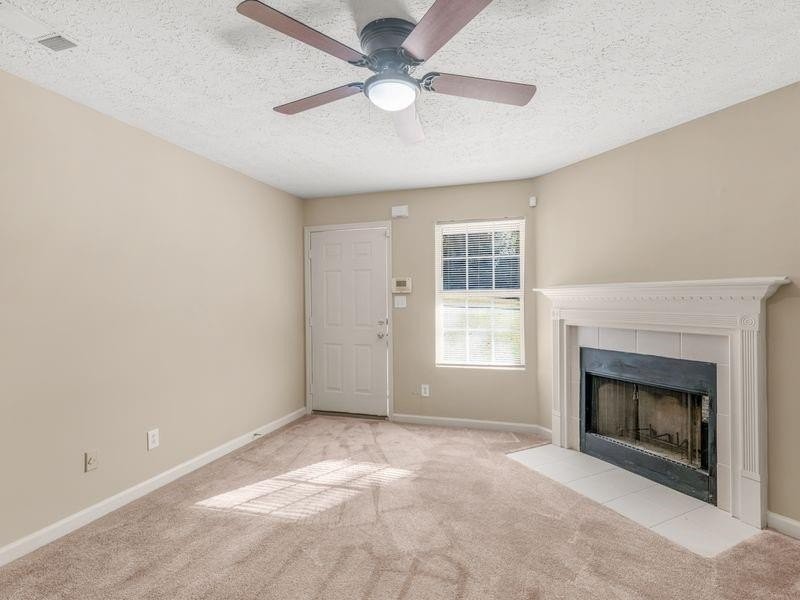160 Melinda Dr - Photo 7 of 32