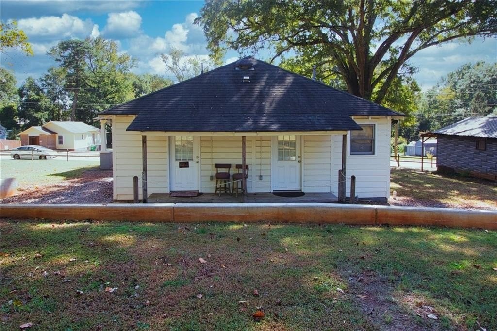 2976 Decatur Ave - Photo 3 of 16
