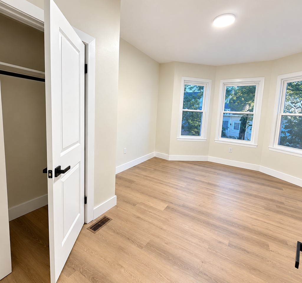 546 S 20th St #3C - Photo 6 of 8