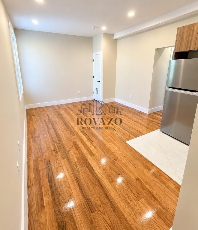 308 Broadway #101 - Photo 2 of 5