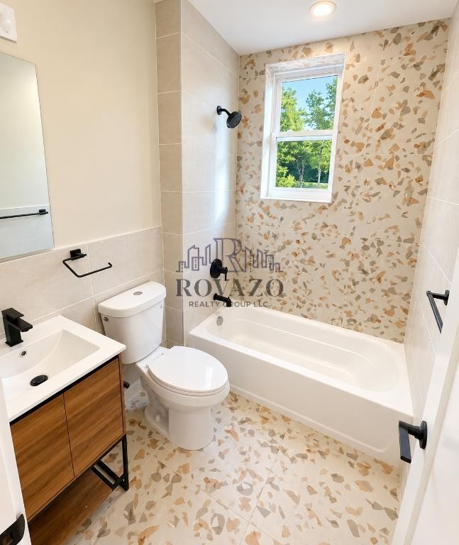 308 Broadway #101 - Photo 3 of 5