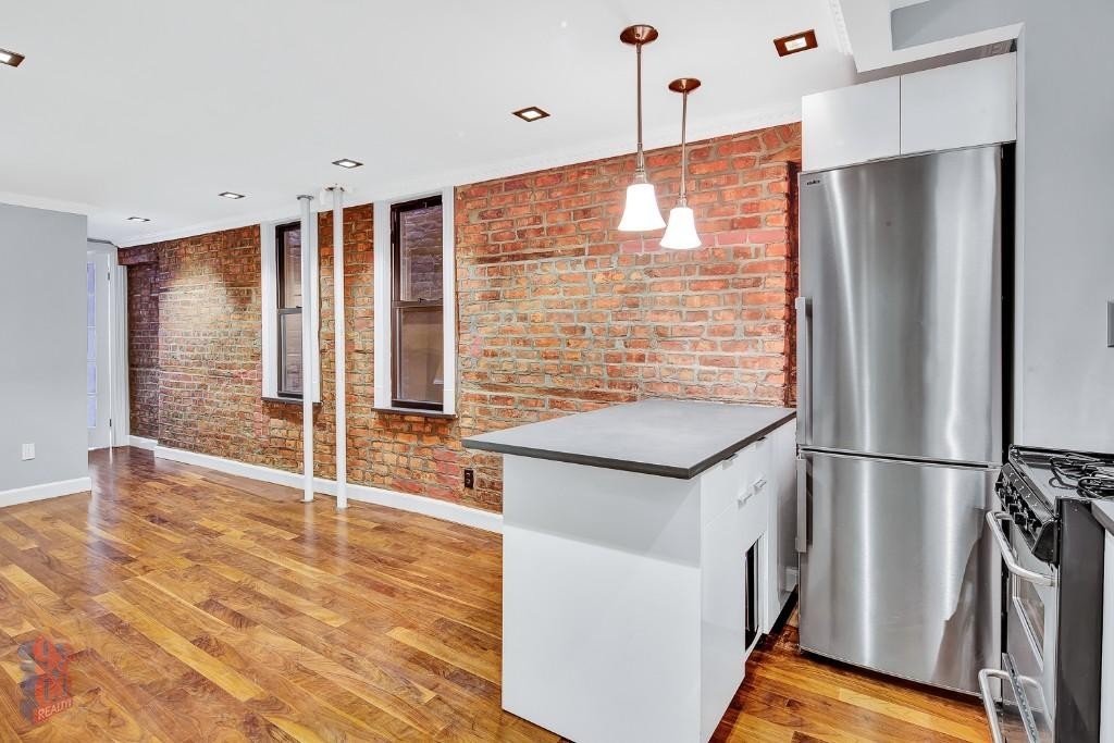 115 Mulberry St #4F - Photo 2 of 8