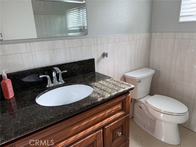1711 Roanoke Ave - Photo 3 of 8