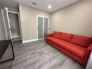 Nw 37th St - Photo 5 of 8