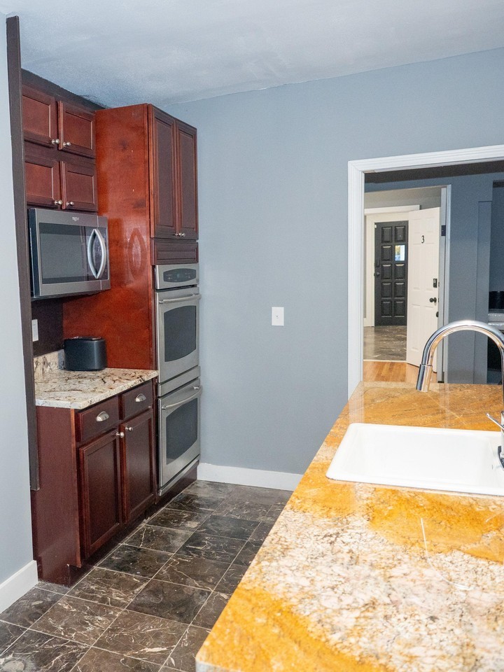 Laurel St - Photo 2 of 47