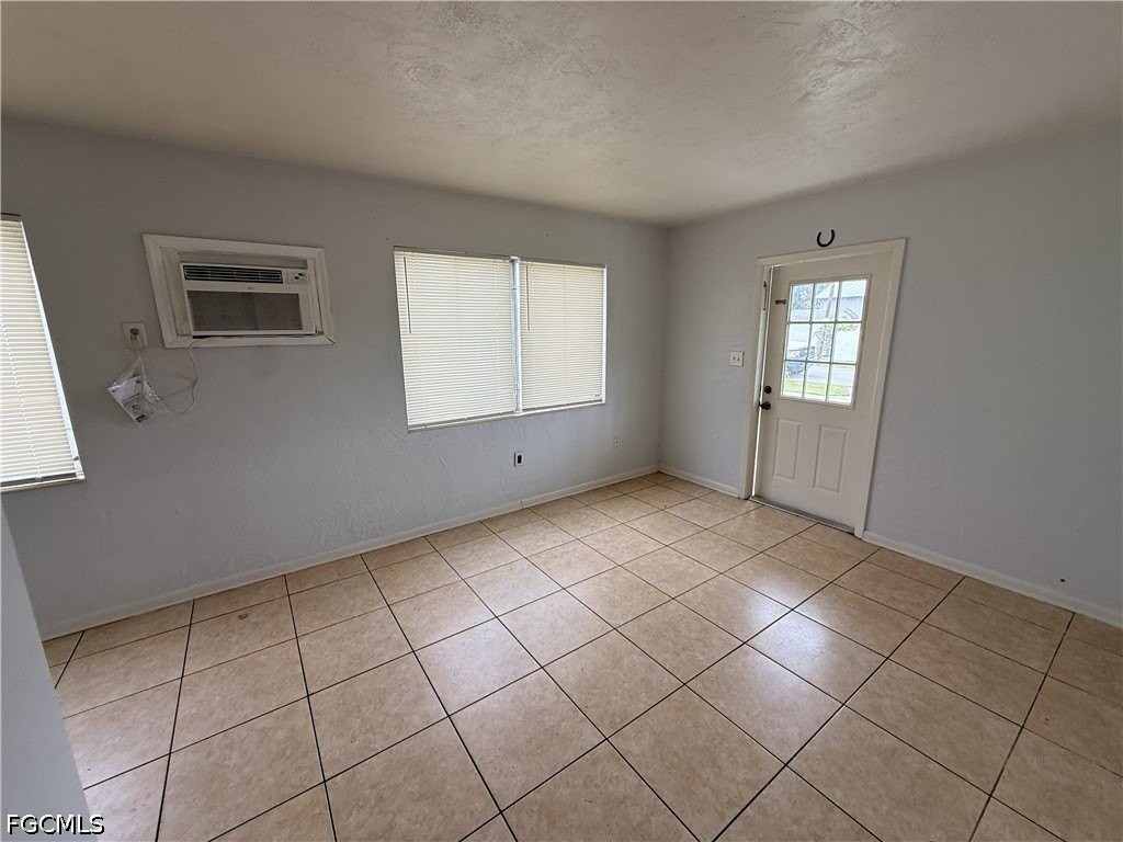 2249 Ednor St - Photo 3 of 9