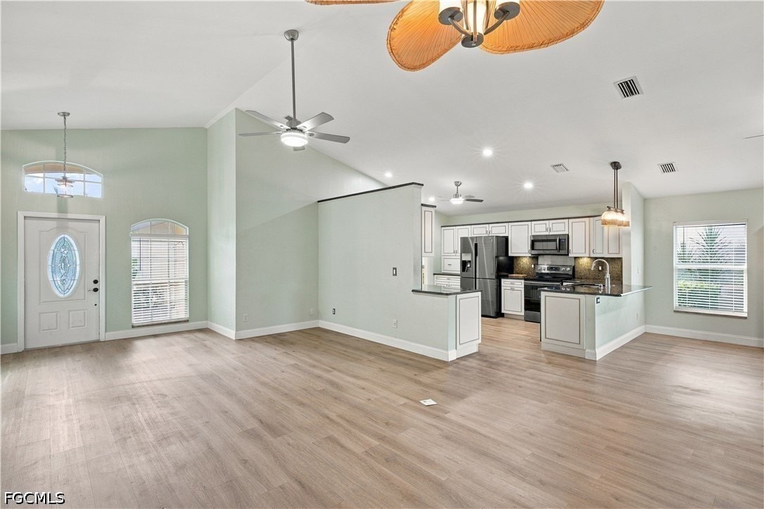 9273 Palm Island Cir - Photo 2 of 34