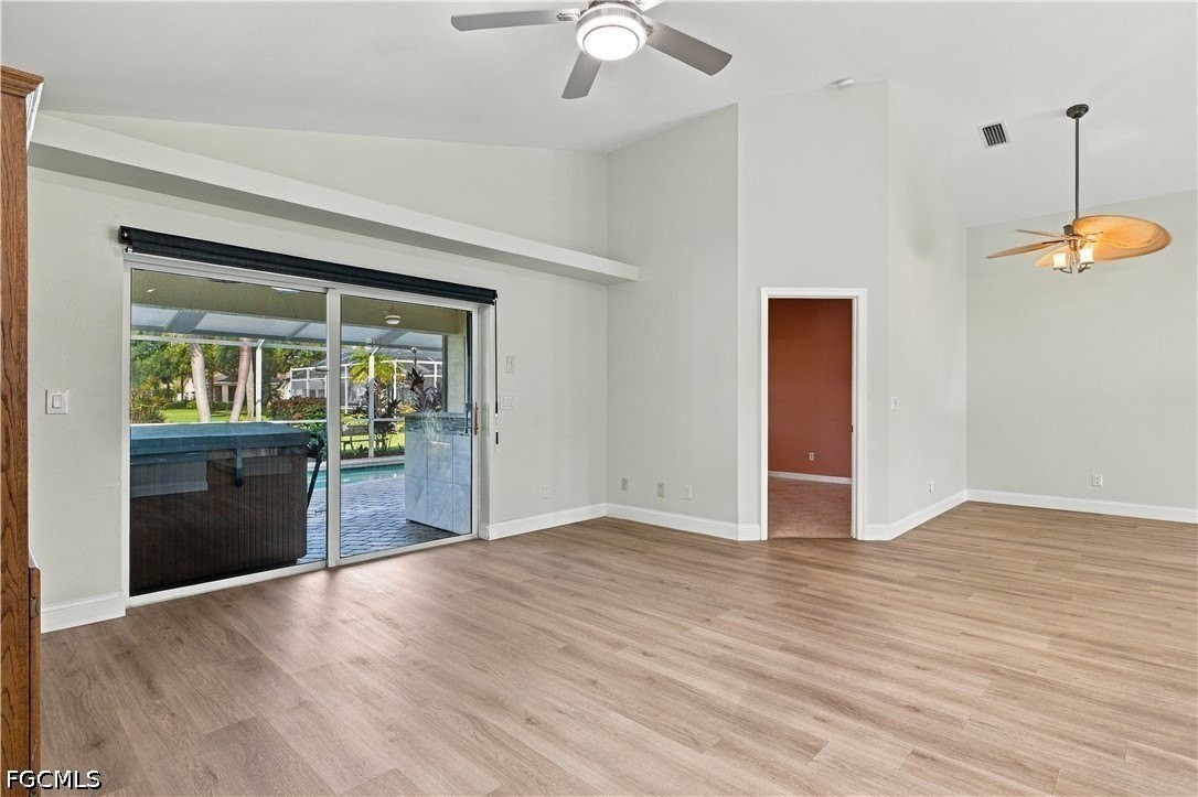 9273 Palm Island Cir - Photo 5 of 34