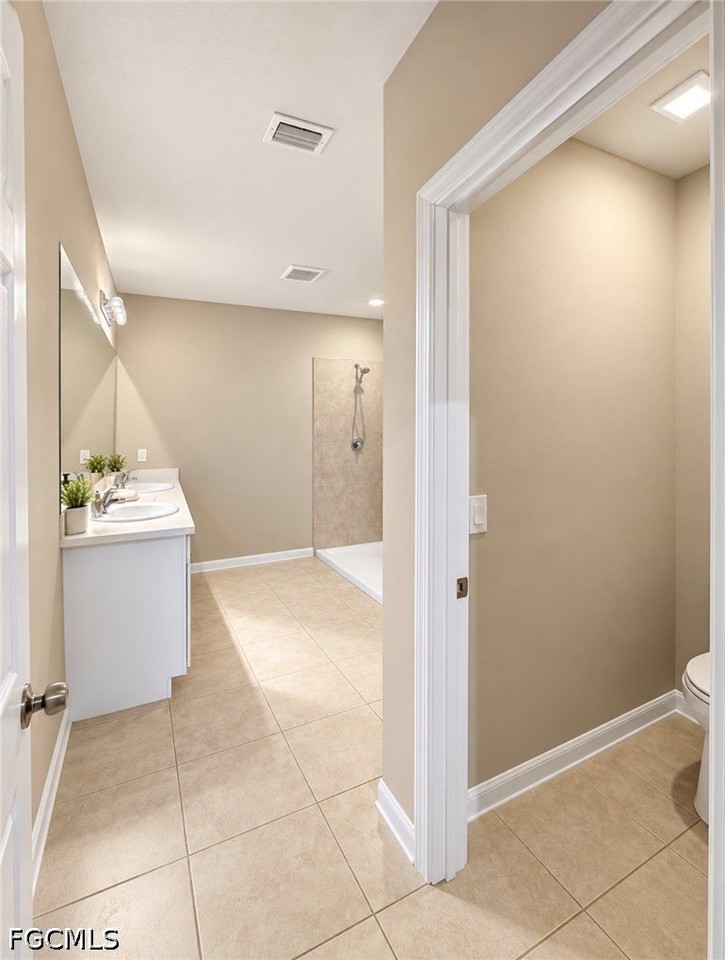 334 Kismet Pkwy E - Photo 5 of 27