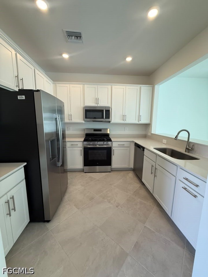14860 Bluewater Rd - Photo 3 of 22
