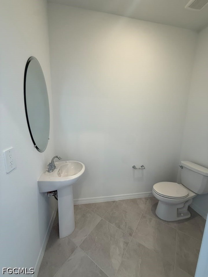 14860 Bluewater Rd - Photo 4 of 22