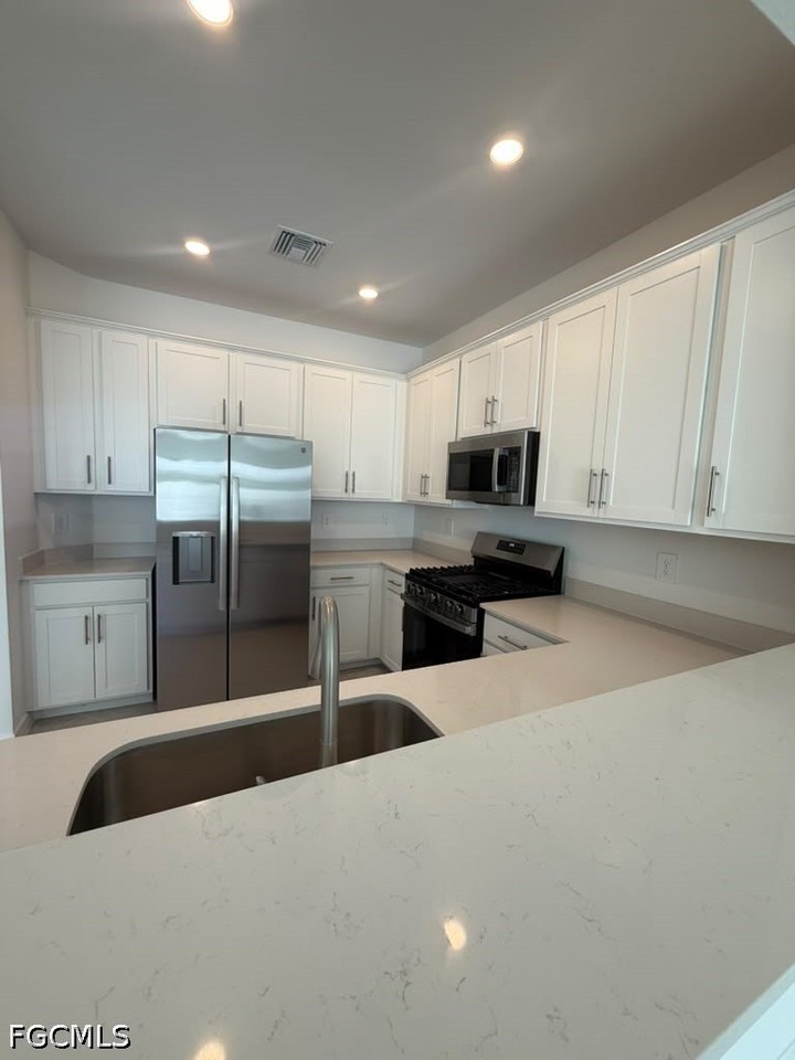 14860 Bluewater Rd - Photo 5 of 22