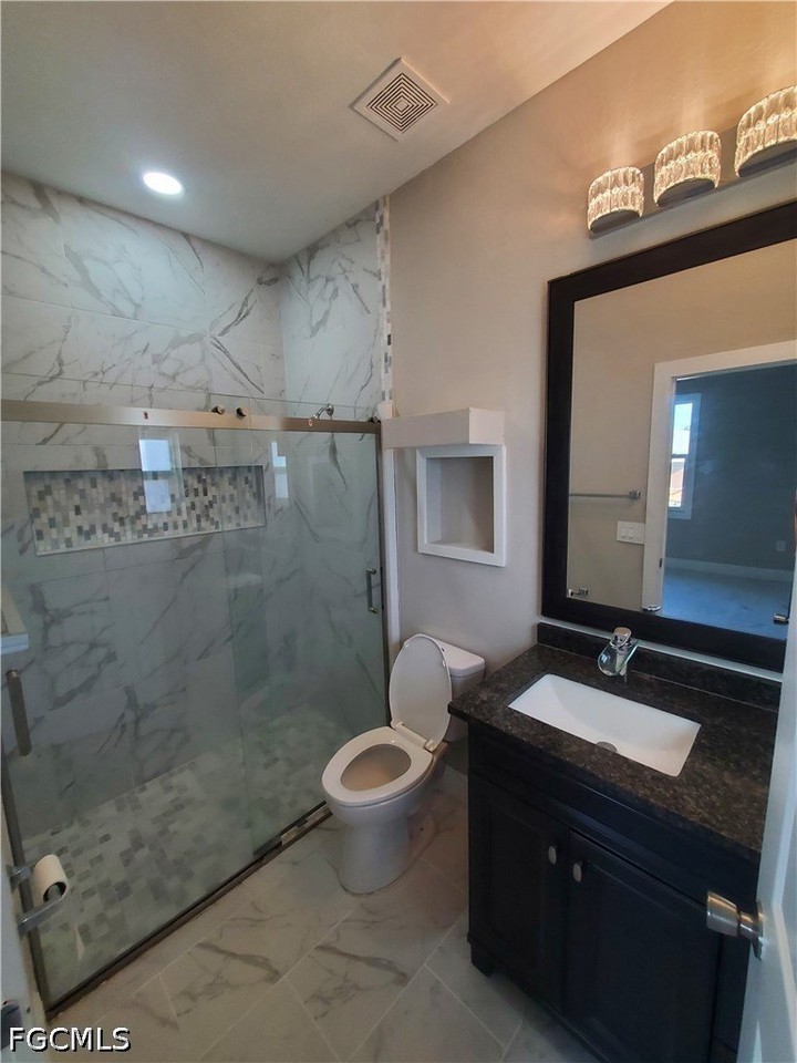 707 Circle Dr - Photo 7 of 10