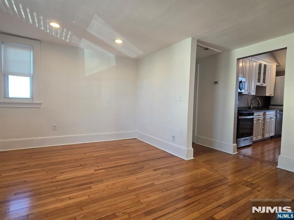 704 3rd Ave - Photo 5 of 17