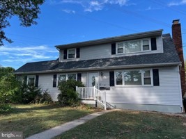 featured image of 4 Paso Dr