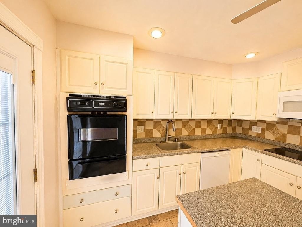 2210 Belgrade St - Photo 6 of 15