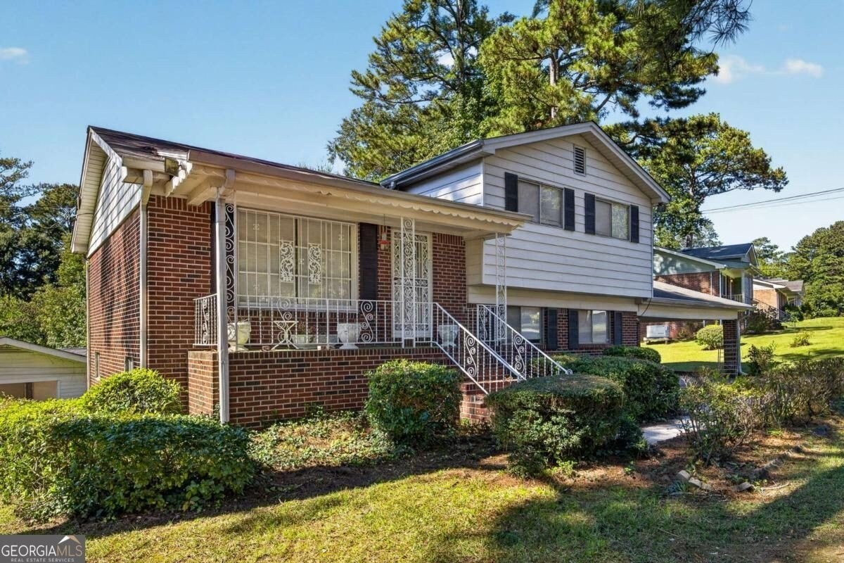 3205 Amhurst Dr Nw - Photo 4 of 26