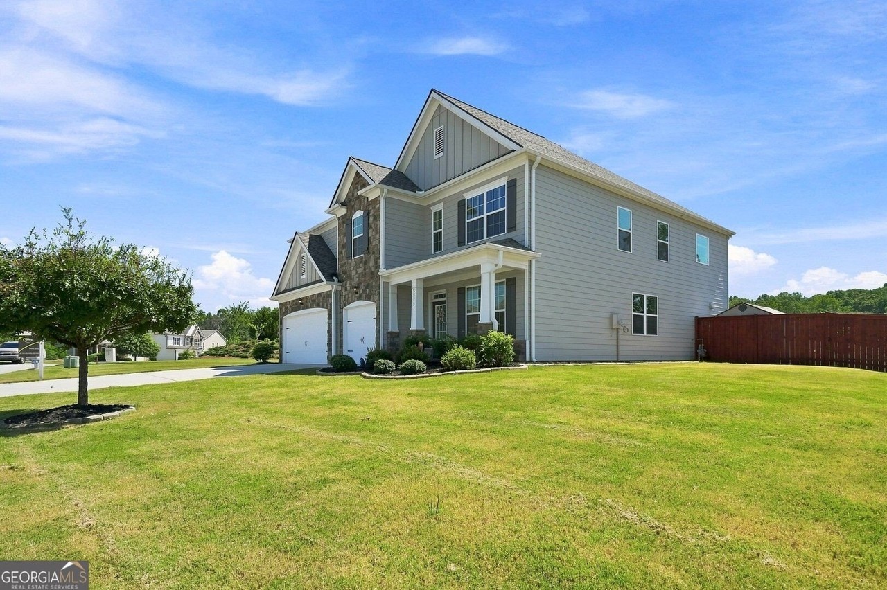 6715 Rambling Vale - Photo 2 of 48