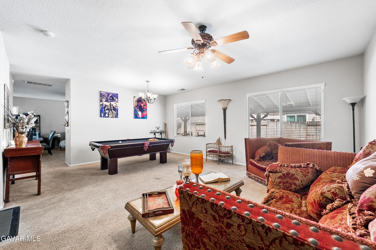 3025 Summer Breeze Ave - Photo 3 of 50
