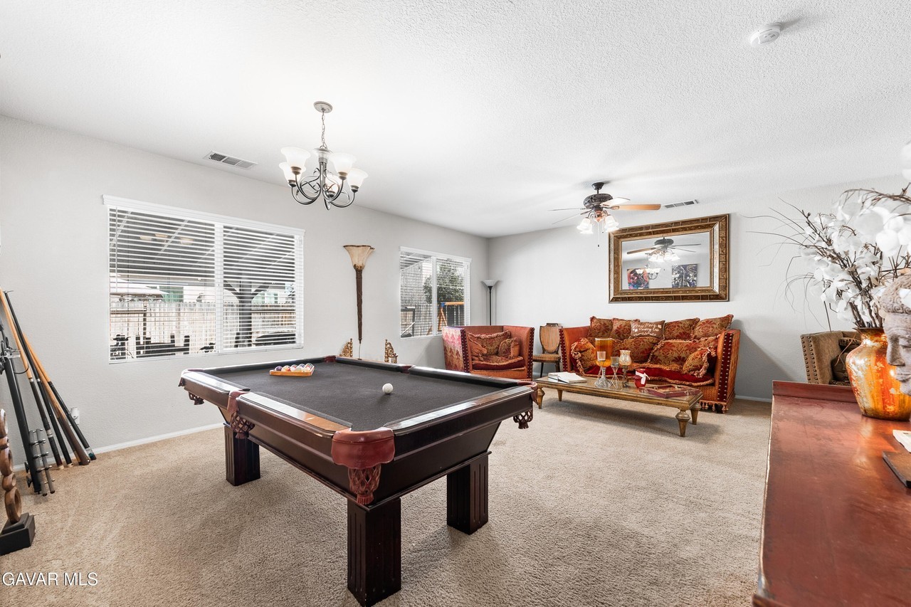 3025 Summer Breeze Ave - Photo 4 of 50