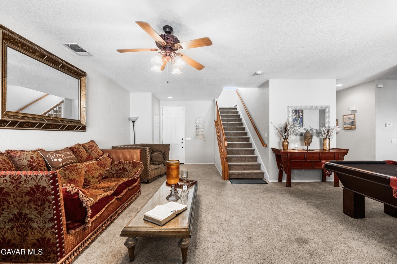 3025 Summer Breeze Ave - Photo 7 of 50