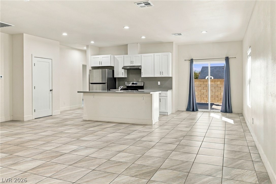 4060 Welter Ave - Photo 4 of 25