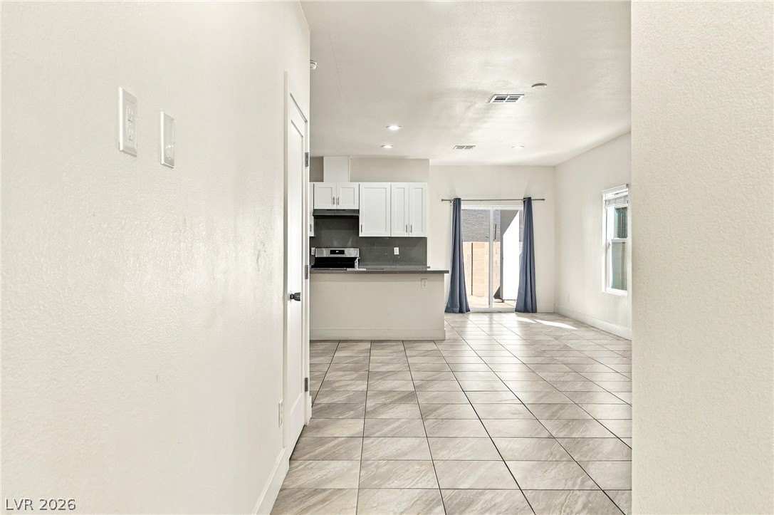 4060 Welter Ave - Photo 6 of 25