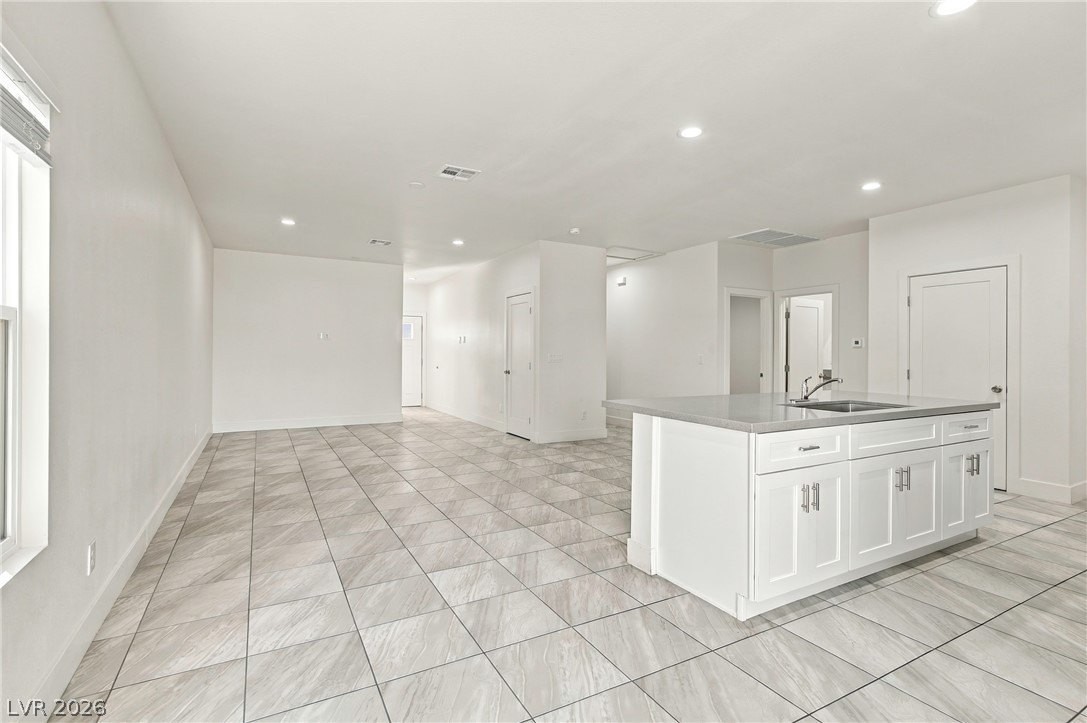 4060 Welter Ave - Photo 7 of 25