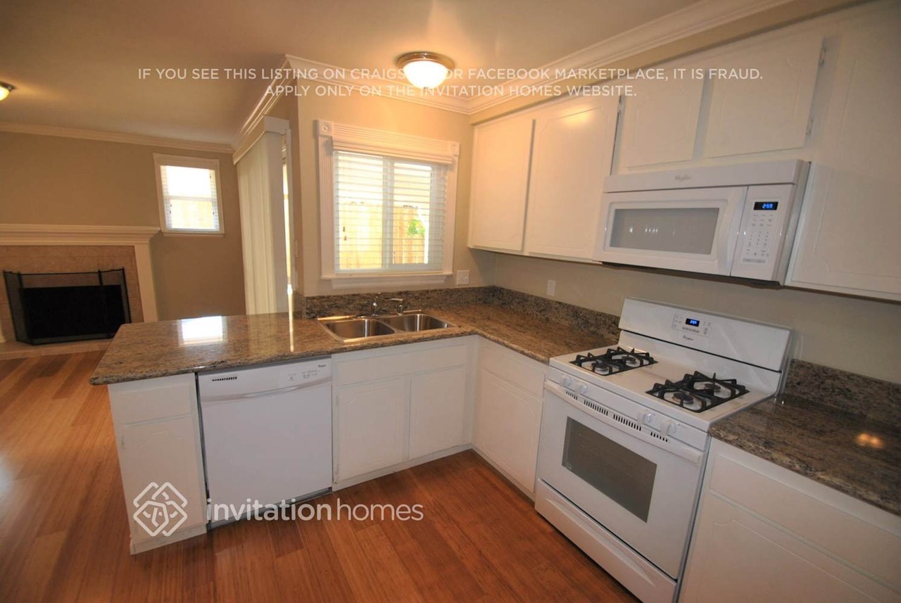 1439 W Ontario Ave - Photo 4 of 12