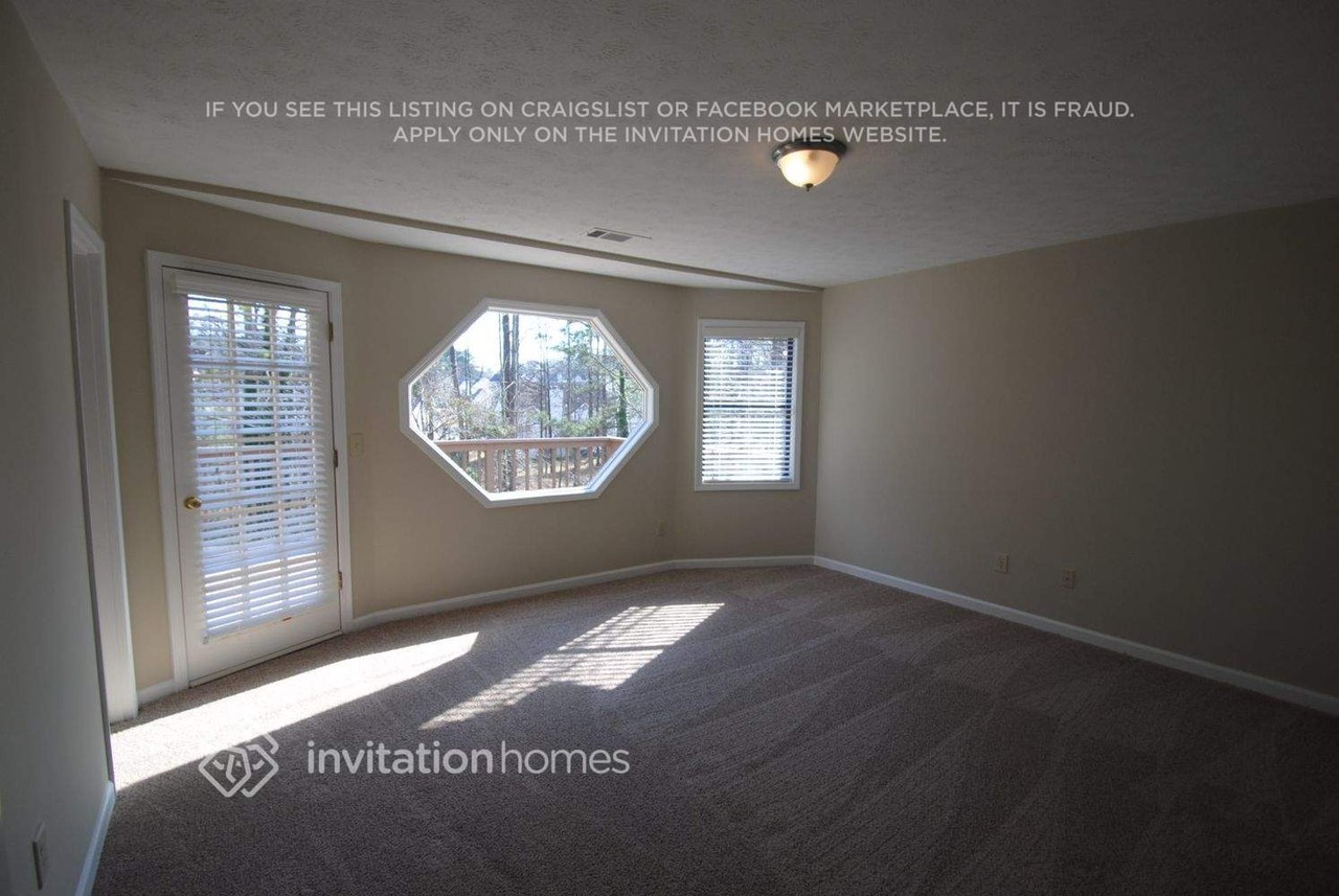 520 Canterbury Ln - Photo 5 of 9