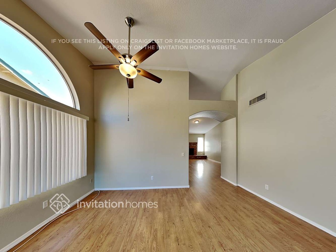 6715 N 87th Ave - Photo 3 of 18