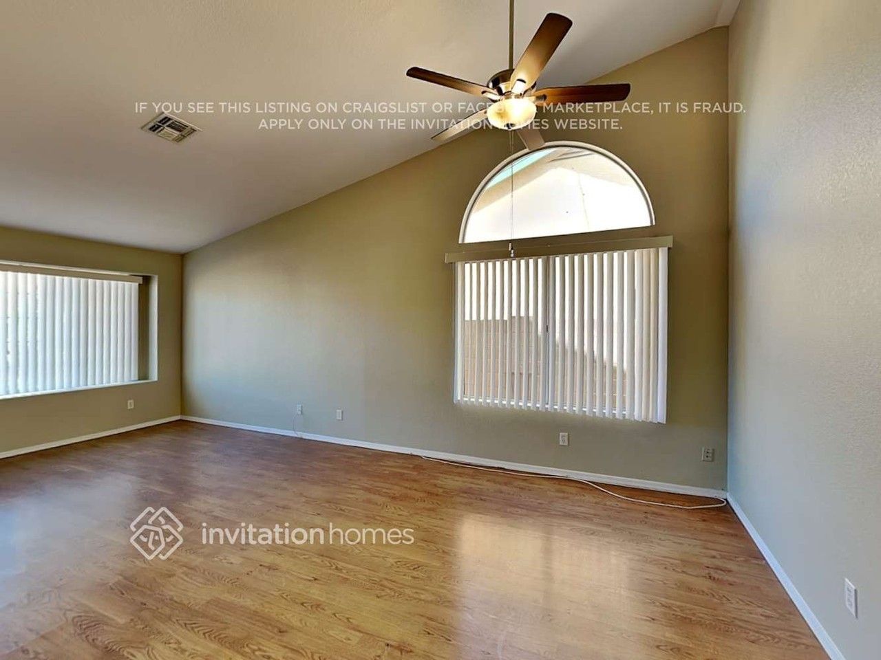 6715 N 87th Ave - Photo 4 of 18