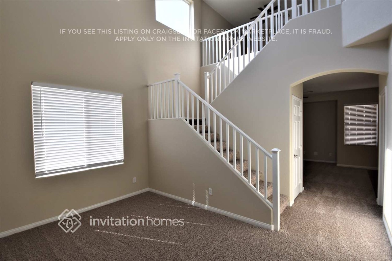 5313 Mountain Garland Ln - Photo 3 of 16